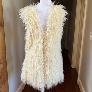 Le Chateau Ivory Cream faux fur shaggy sweater Knit Vest